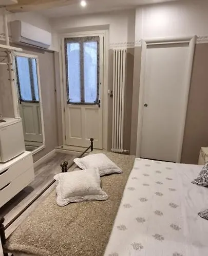 Le Stanze Di Rigoletto ベッド・アンド・ブレックファスト パルマ